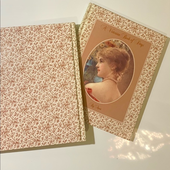 2 Vintage Avon “Victorian Book of Days” Planners - Picture 8 of 10